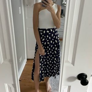 Reformation Zoe Midi Skirt with side slit - Blue and white print